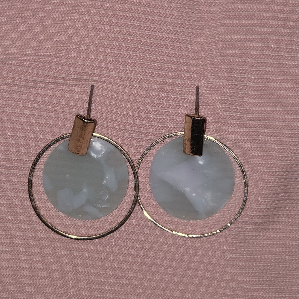 Chic Gold and Blueish Circle Earrings